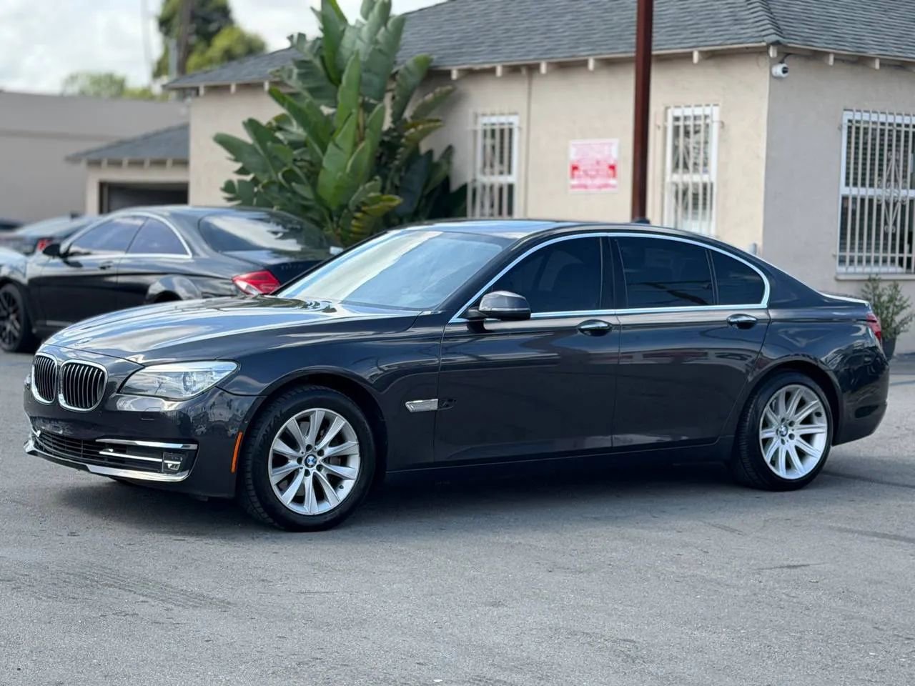 Used 2014 BMW 740i image 6