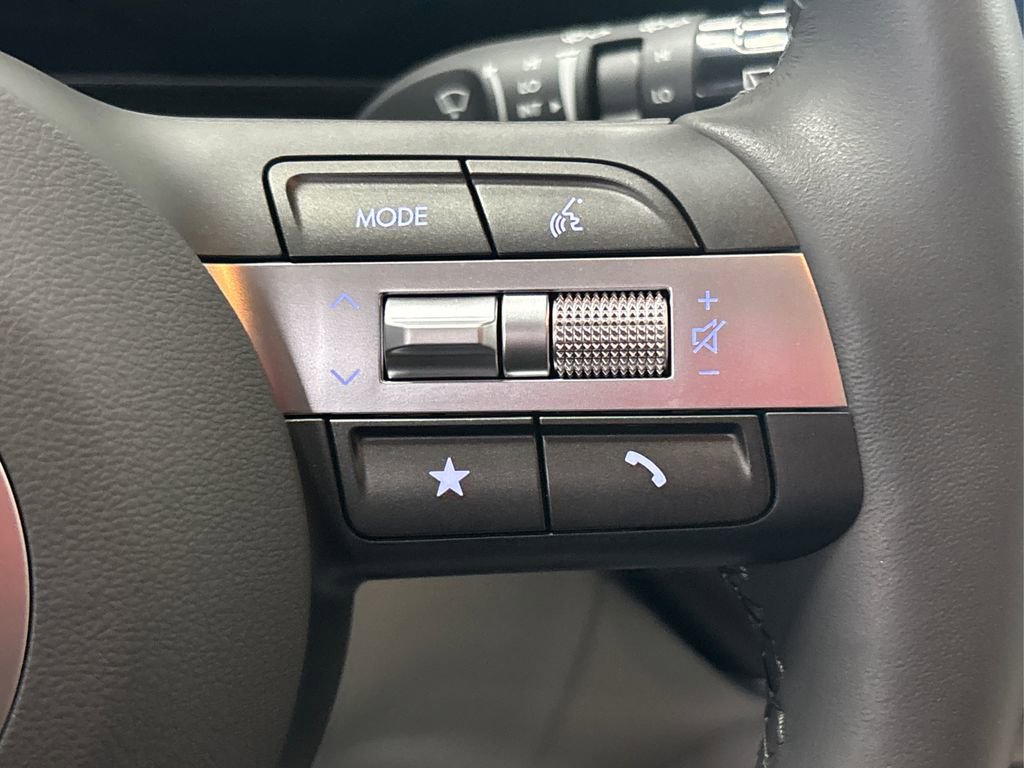 Certified 2025 Hyundai Kona SEL image 30