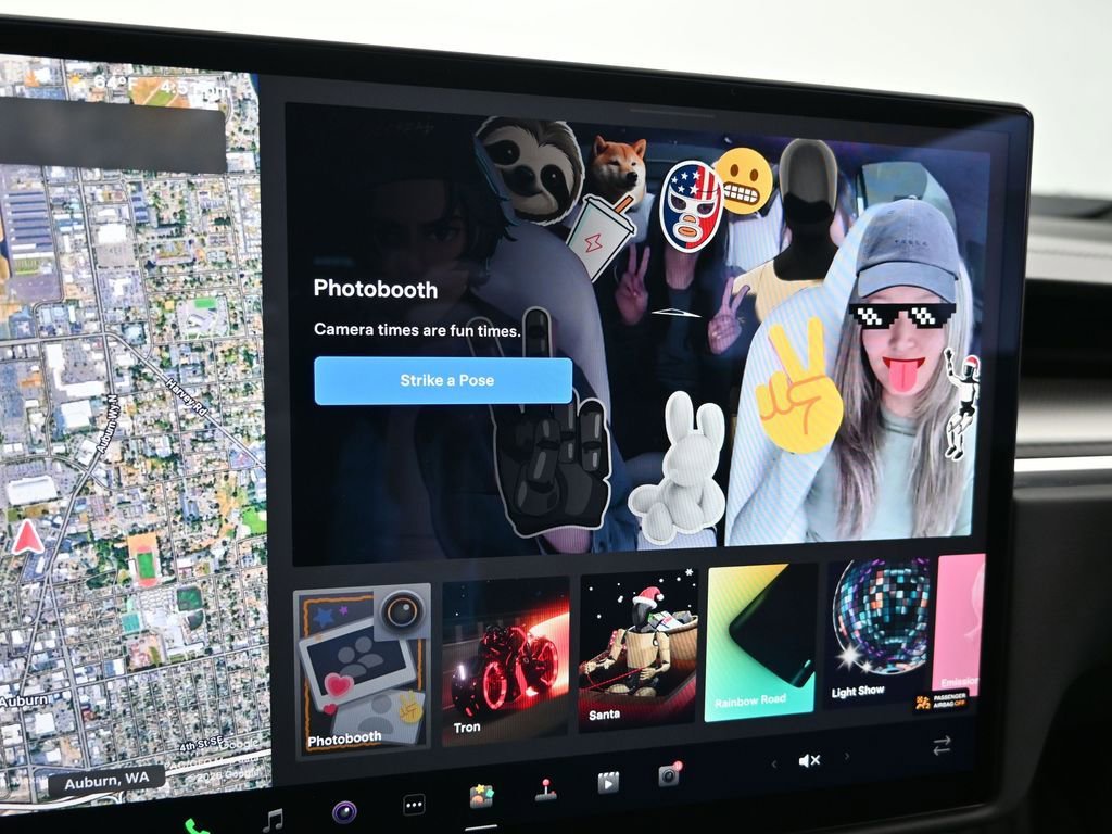 Used 2023 Tesla Model X Plaid image 25