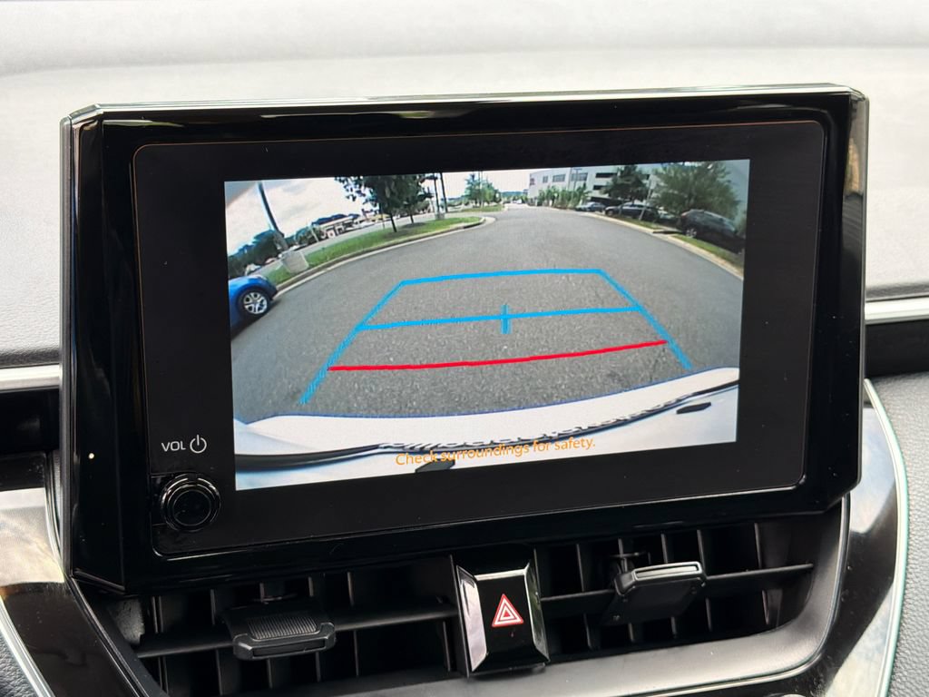 Used 2025 Toyota Corolla LE FWD image 31