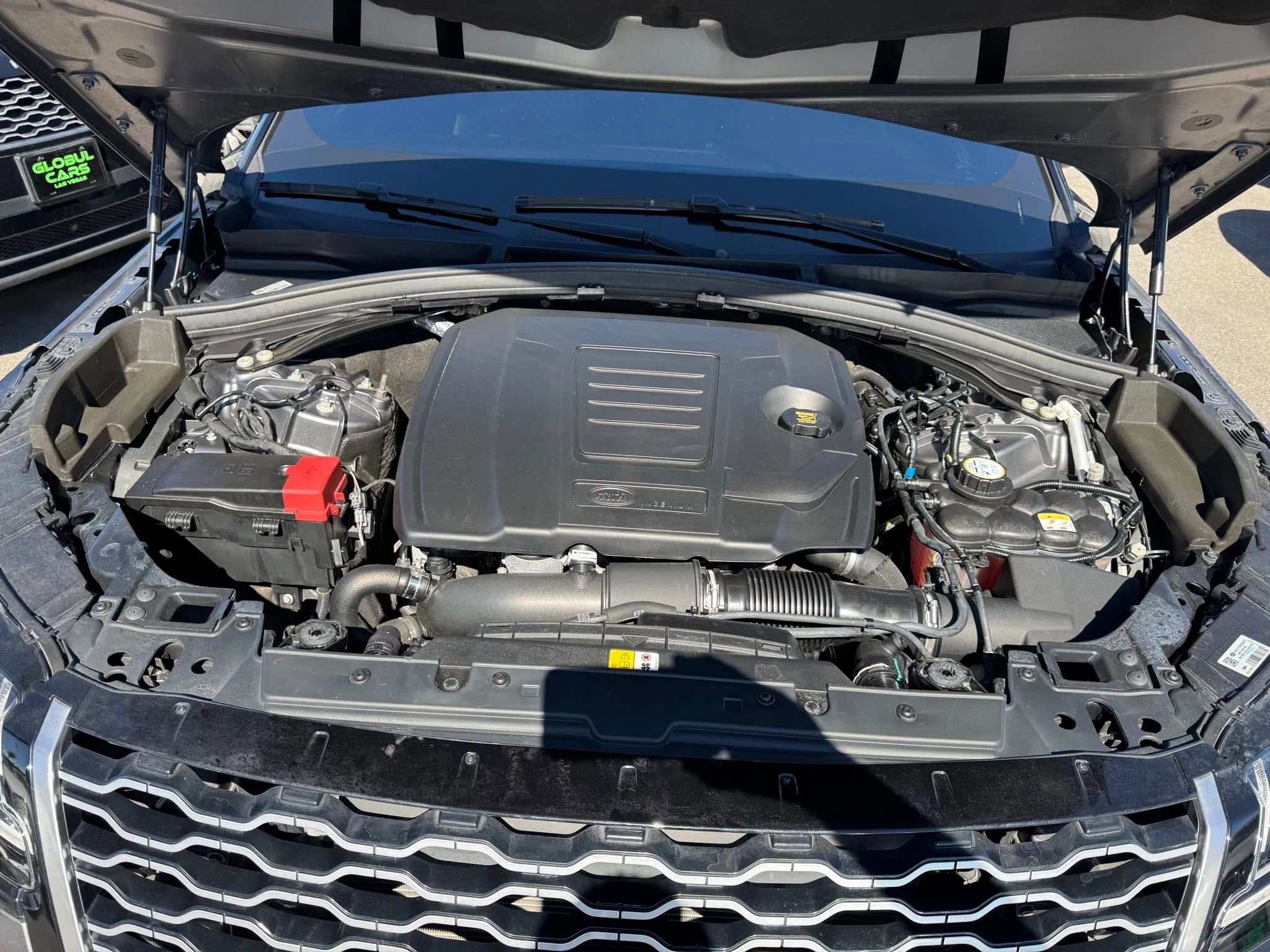 Used 2018 Land Rover Range Rover Velar S image 34