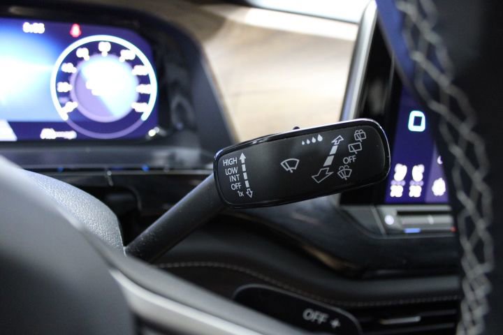 Used 2024 Volkswagen Atlas SE image 30