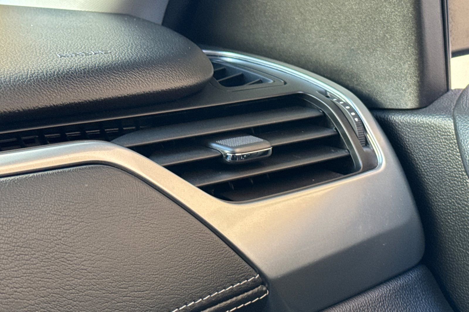 Used 2018 Chevrolet Tahoe LT image 29