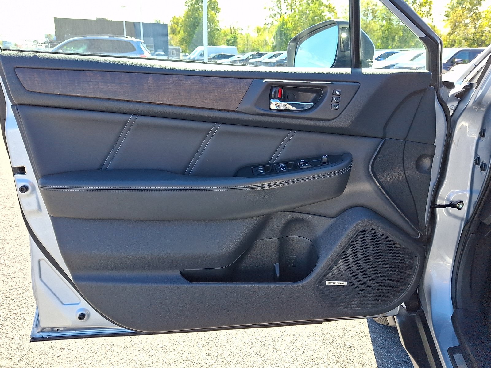 Used 2019 Subaru Outback 2.5i Limited w/ Popular Package #2 AWD/4WD image 14
