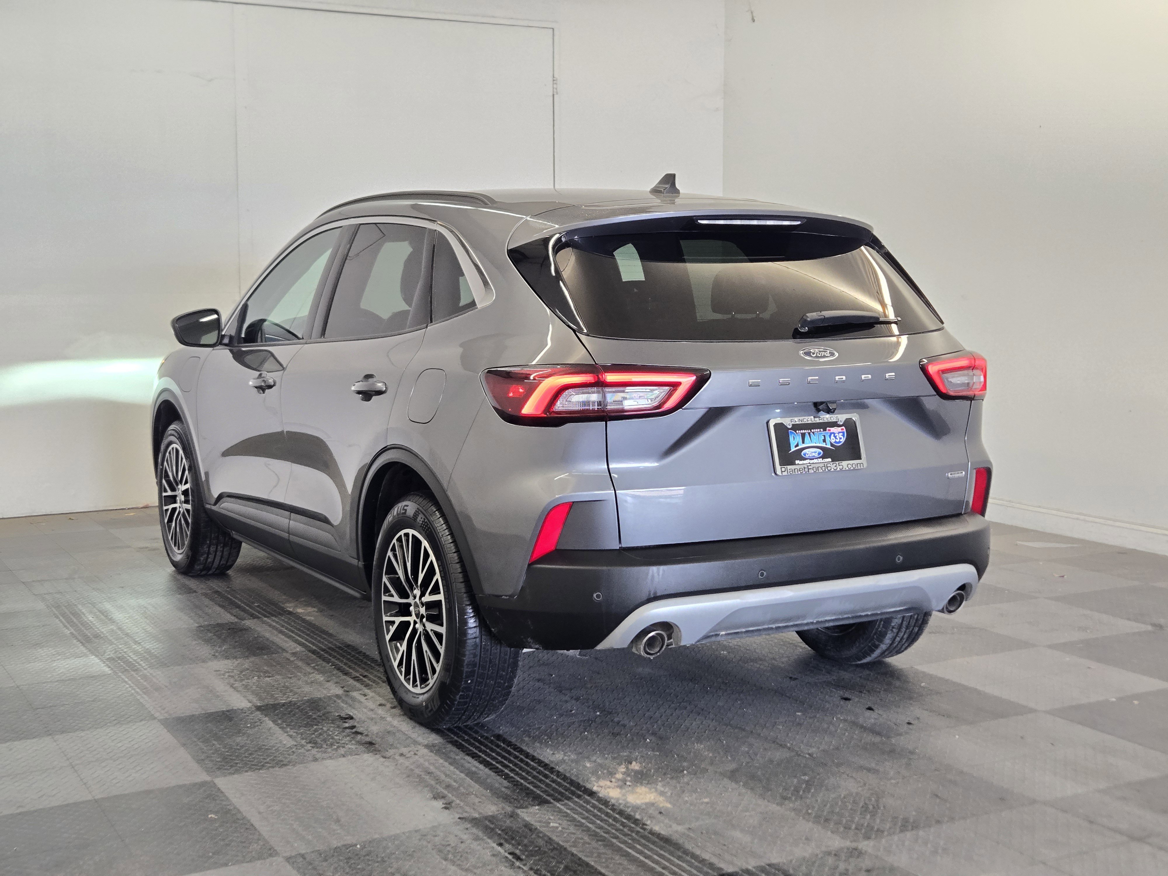 Certified 2024 Ford Escape PHEV image 5