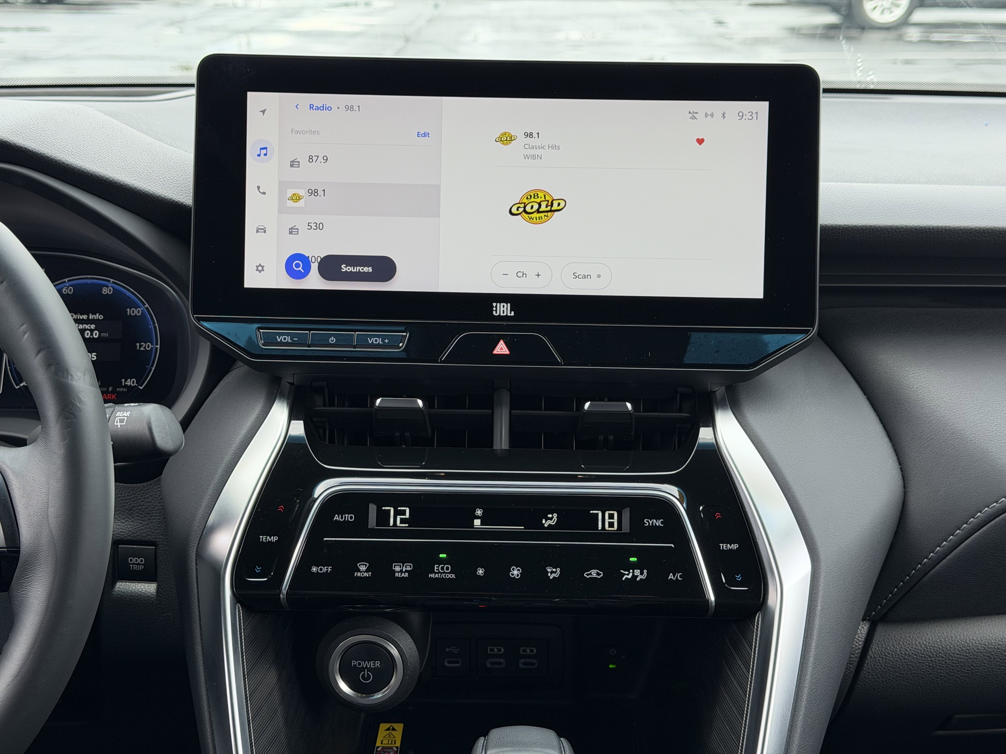 Certified 2024 Toyota Venza Limited image 3