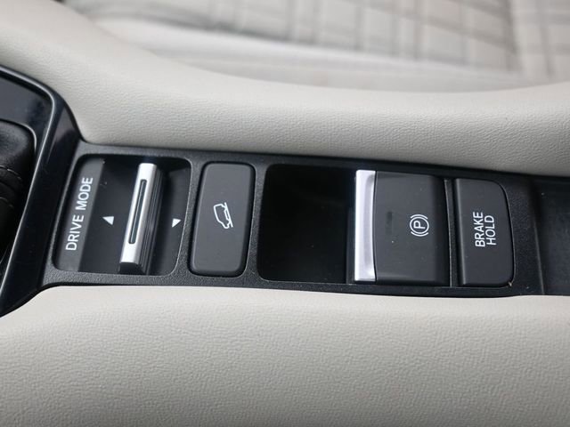 Used 2024 Honda HR-V LX image 12