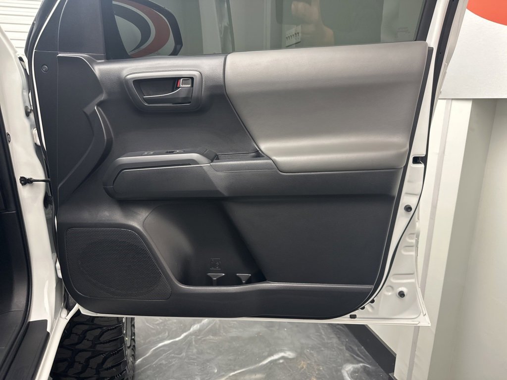 Used 2022 Toyota Tacoma SR image 10
