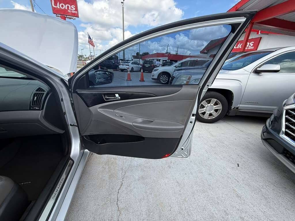 Used 2013 Hyundai Sonata Limited FWD image 10