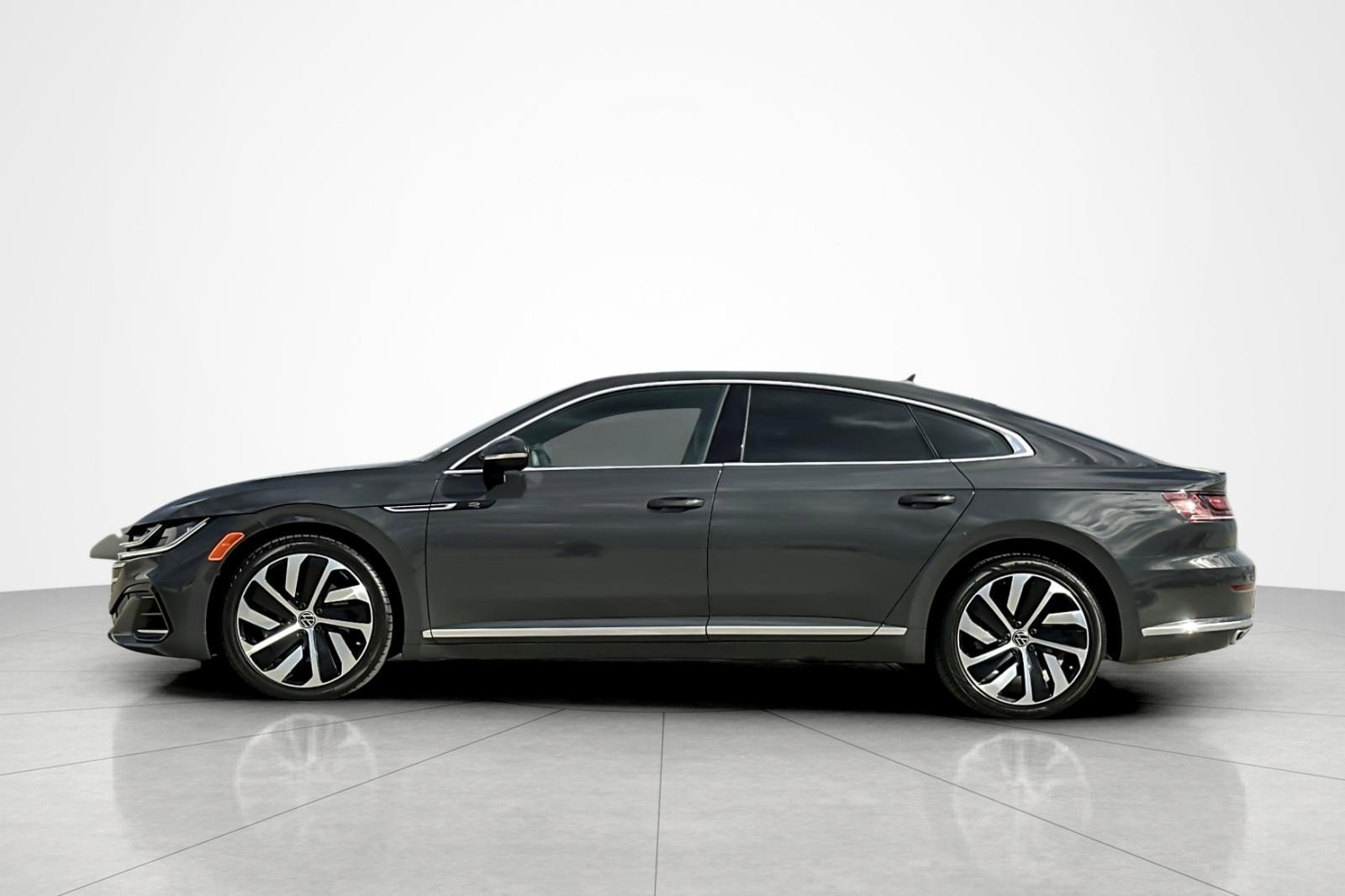 Used 2021 Volkswagen Arteon SEL image 2