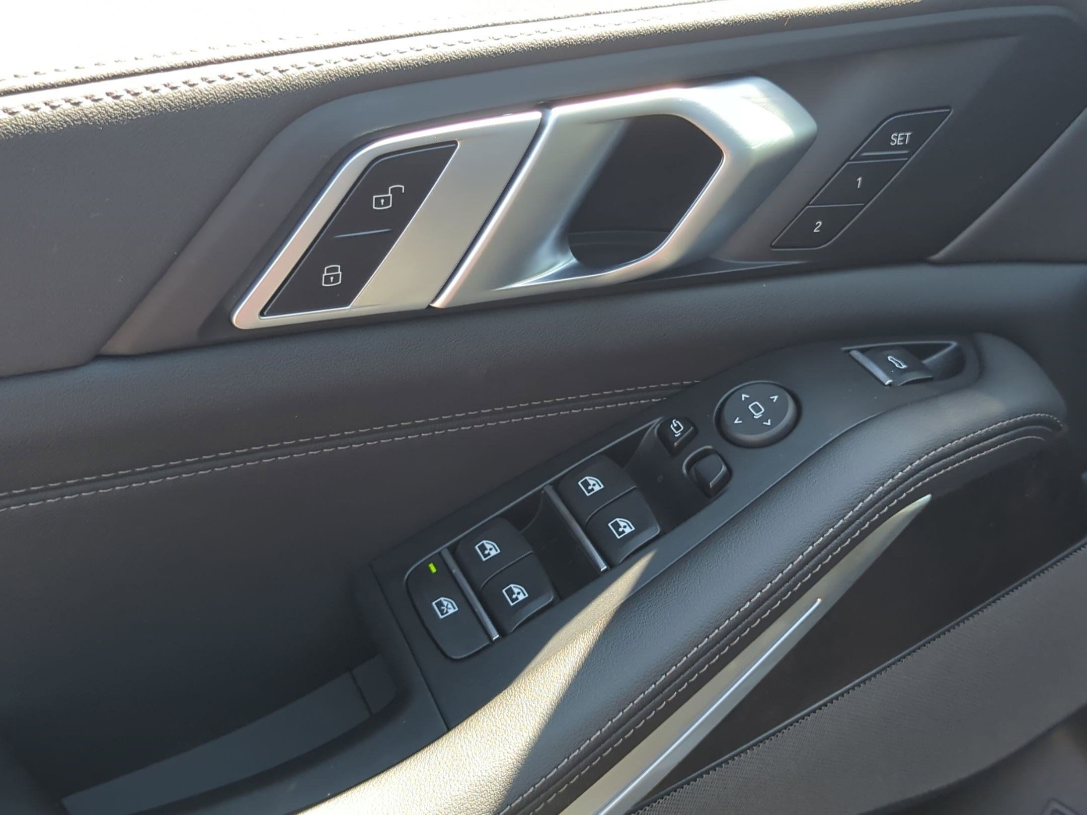 Used 2025 BMW X5 xDrive50e w/ Premium Package image 15