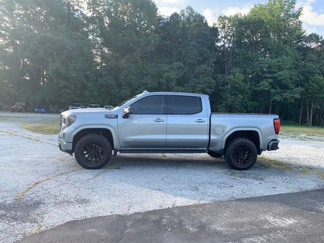 Used 2024 GMC Sierra 1500 AT4 w/ Technology Package AWD/4WD image 5
