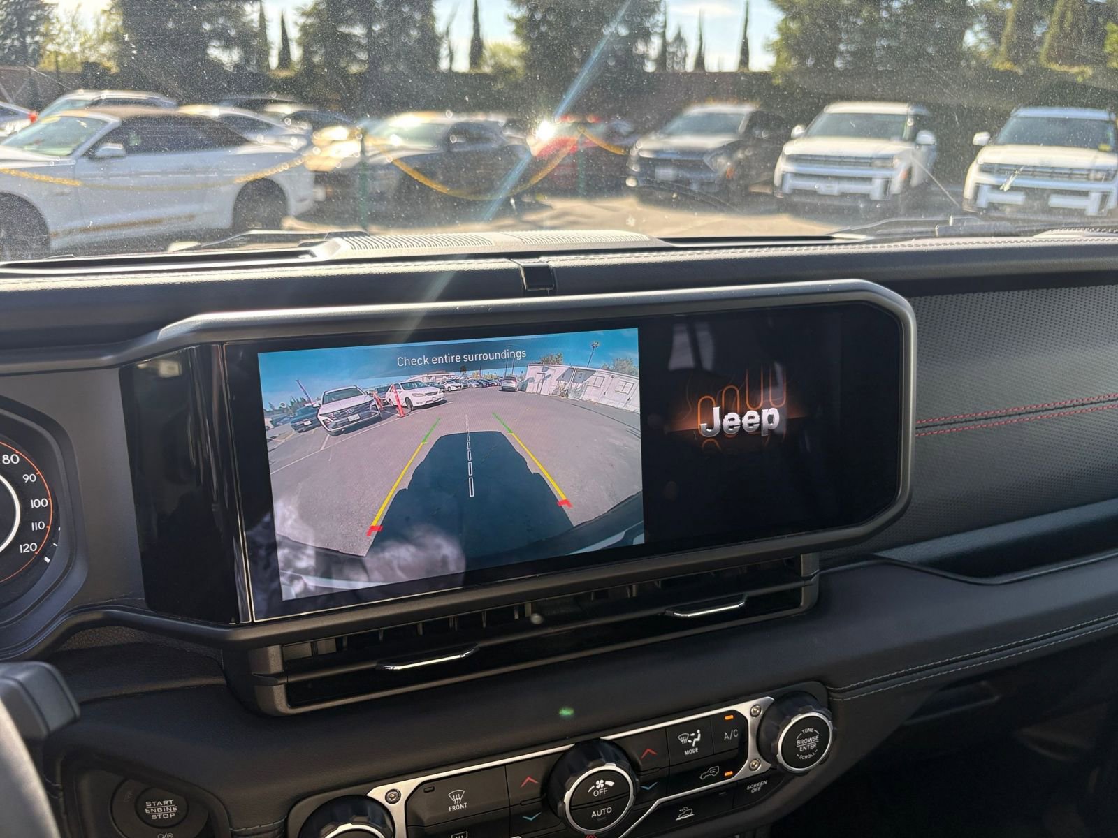 Used 2025 Jeep Wrangler Unlimited Rubicon image 23