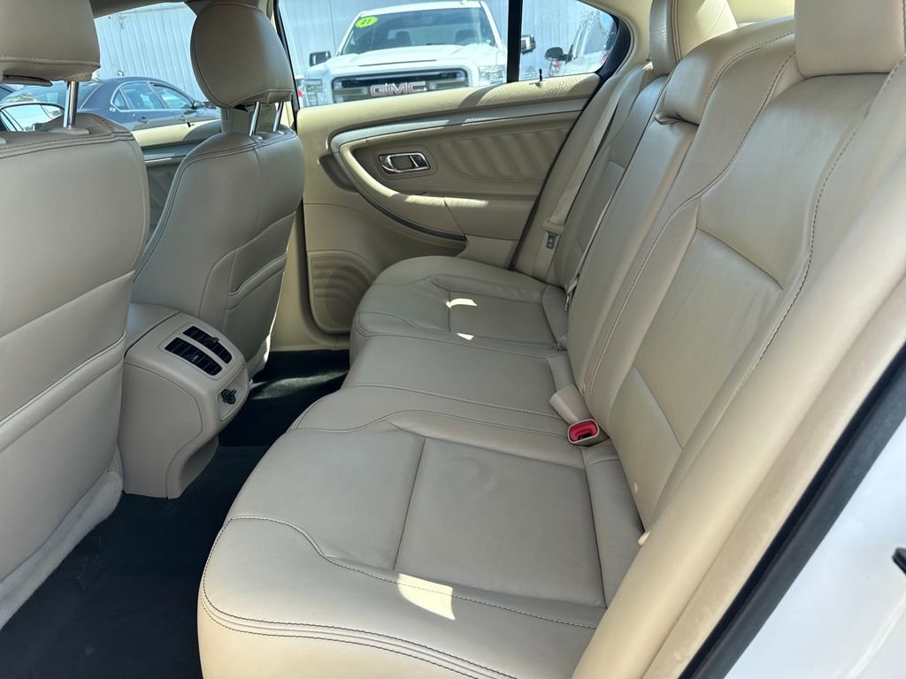 Used 2017 Ford Taurus SEL FWD image 27