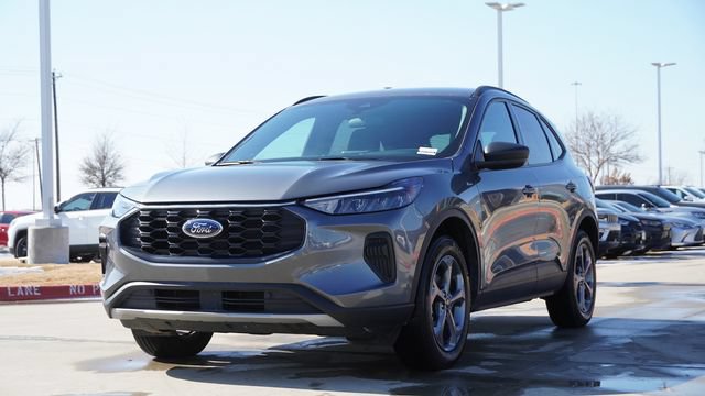 Used 2025 Ford Escape ST-Line AWD/4WD image 3