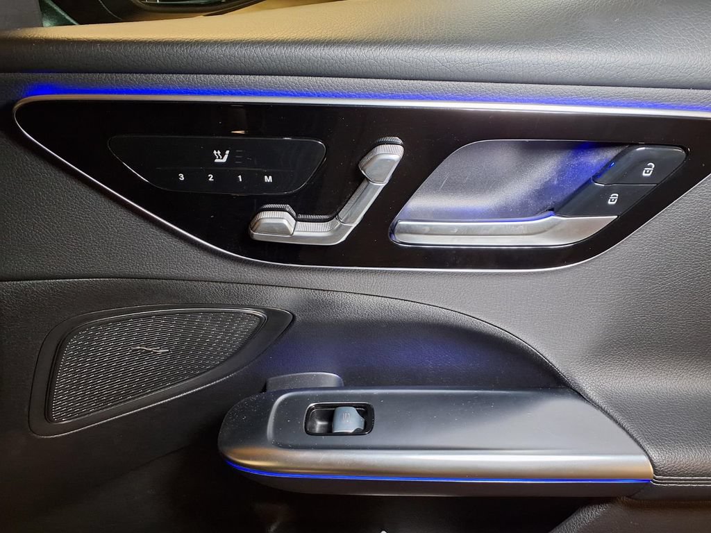 Used 2022 Mercedes-Benz C 300 Sedan image 23