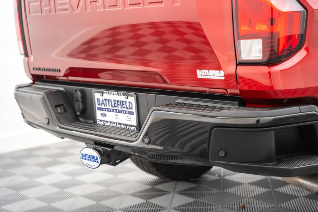 Used 2024 Chevrolet Colorado Trail Boss w/ Technology Package AWD/4WD image 9