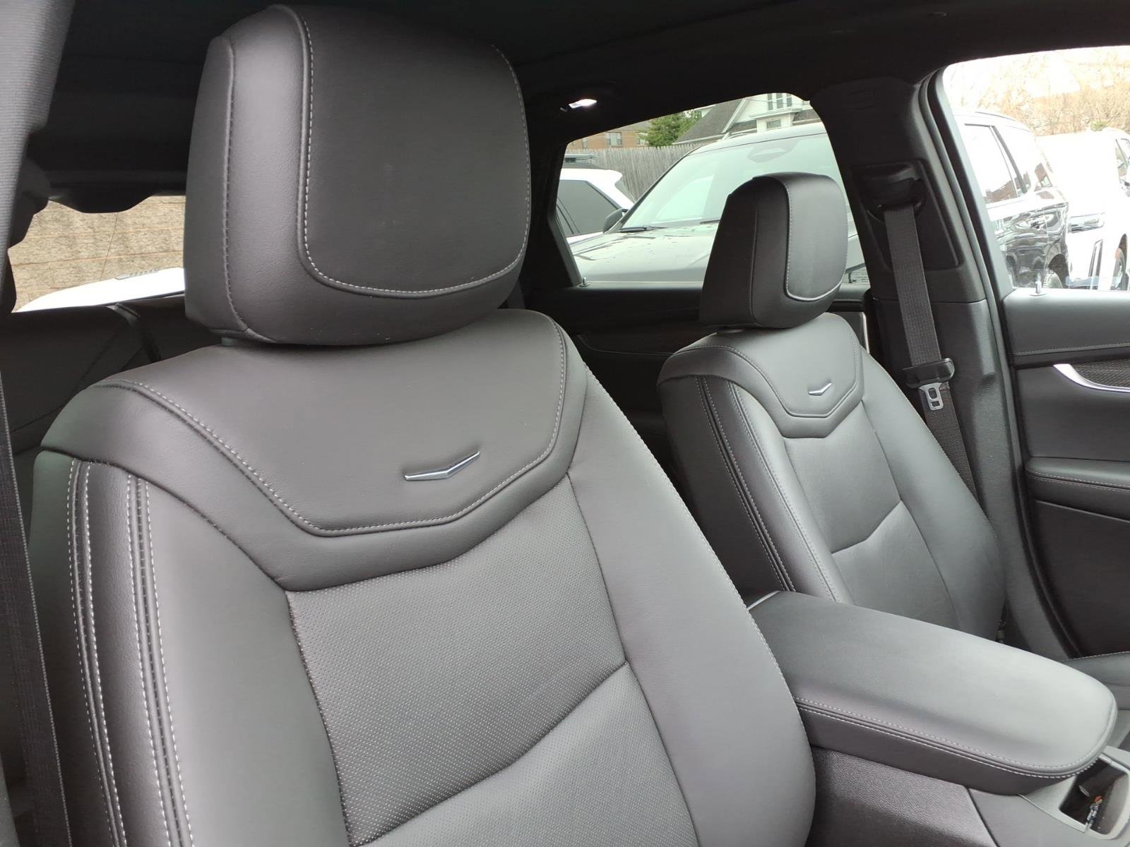 Certified 2023 Cadillac XT5 Sportv w/ Technology Package image 28