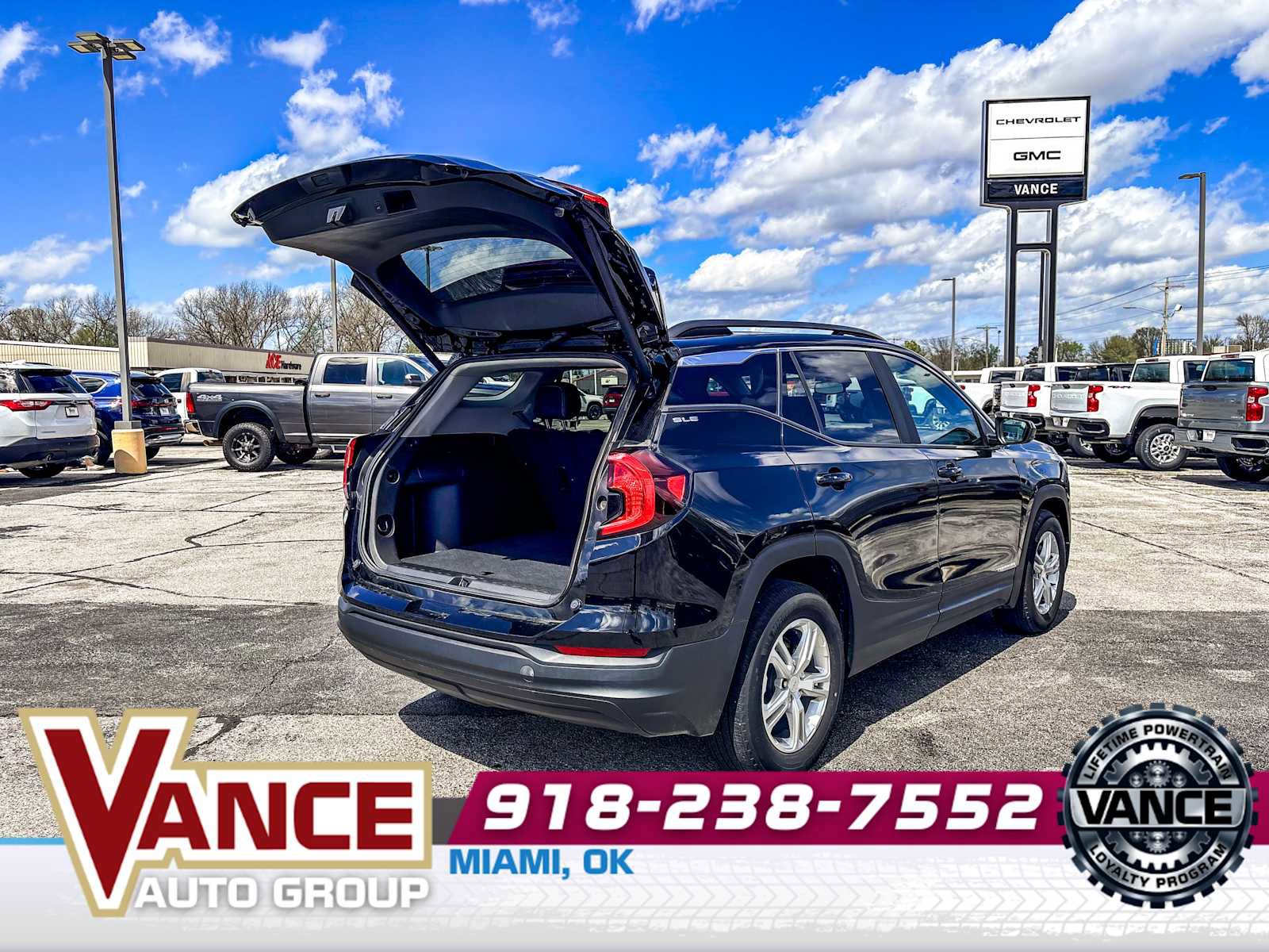 Used 2022 GMC Terrain SLE w/ Driver Convenience Package image 17