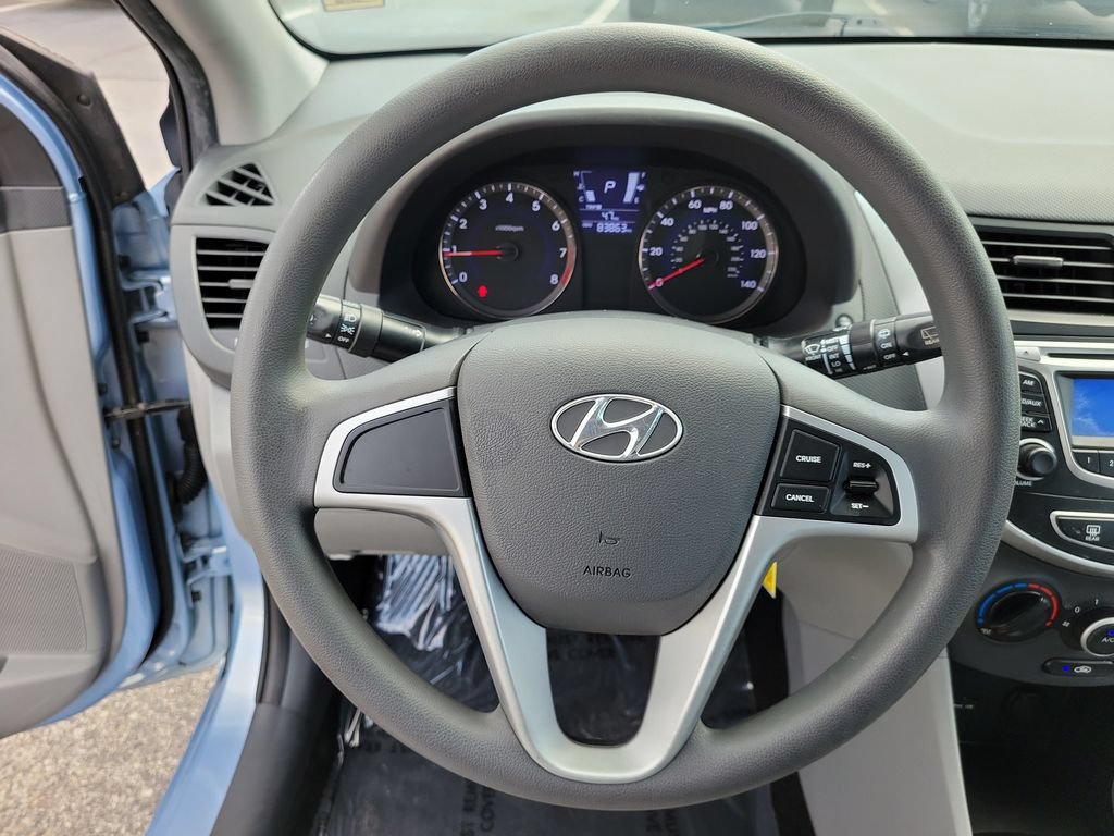 Used 2013 Hyundai Accent GS FWD image 23