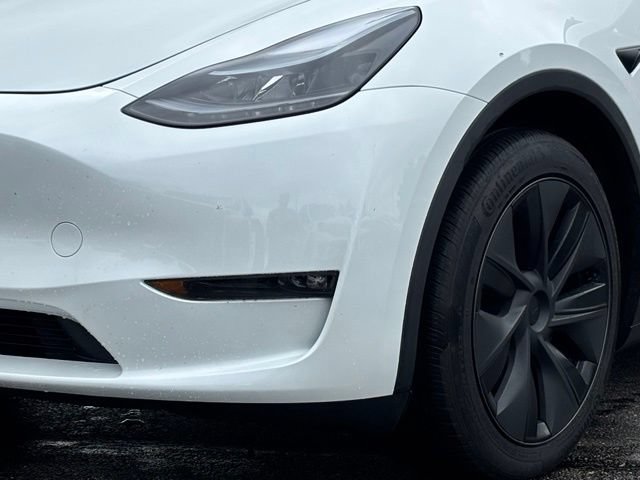 Used 2025 Tesla Model Y Long Range AWD/4WD image 3