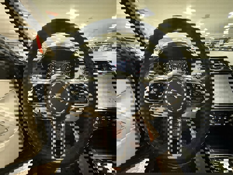 Used 2022 Jaguar E-PACE SE image 21