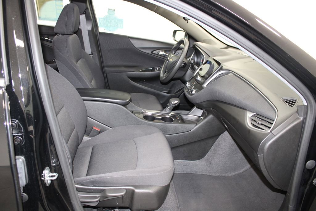 Used 2024 Chevrolet Malibu LT image 24
