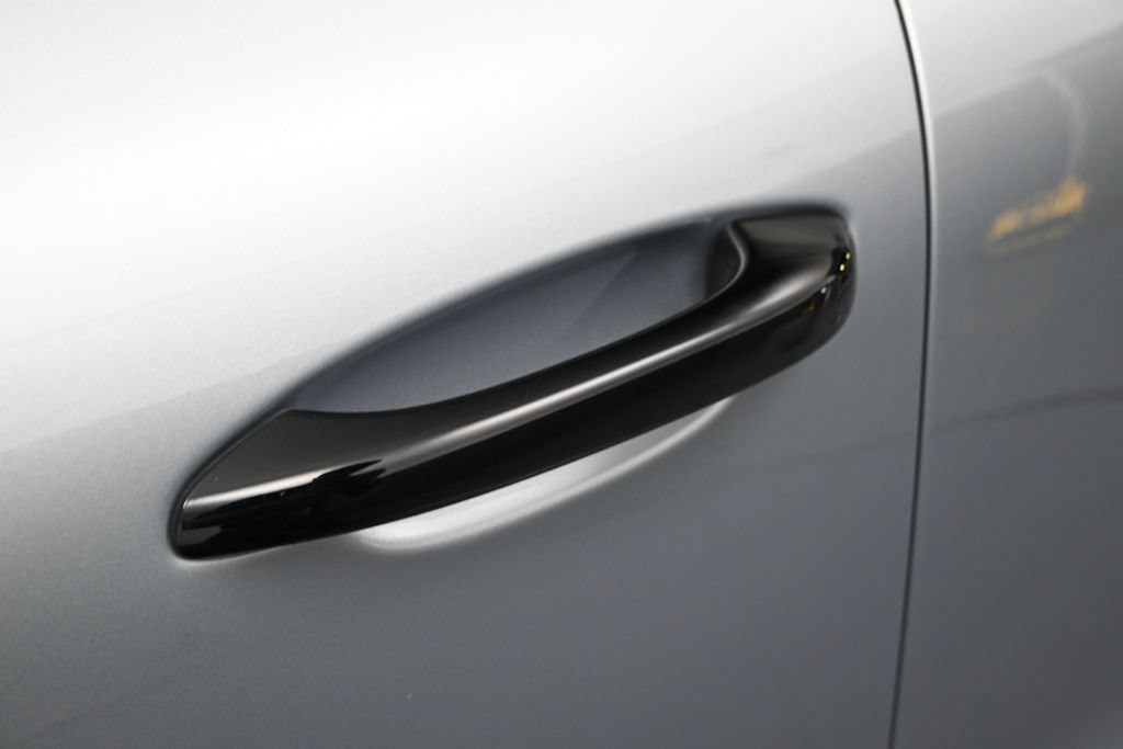Used 2023 Porsche Macan S AWD/4WD image 33