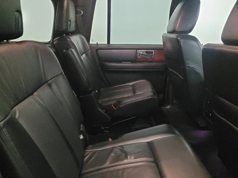Used 2017 Lincoln Navigator Select AWD/4WD image 19
