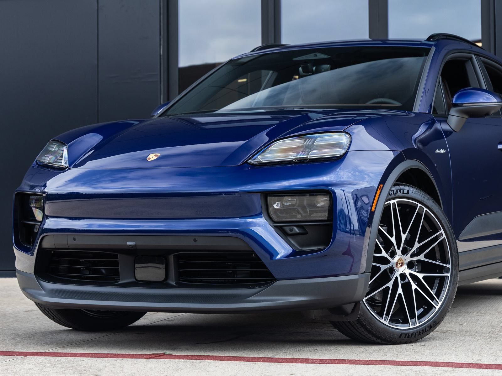 New 2026 Porsche Macan 4 Electric AWD/4WD image 7