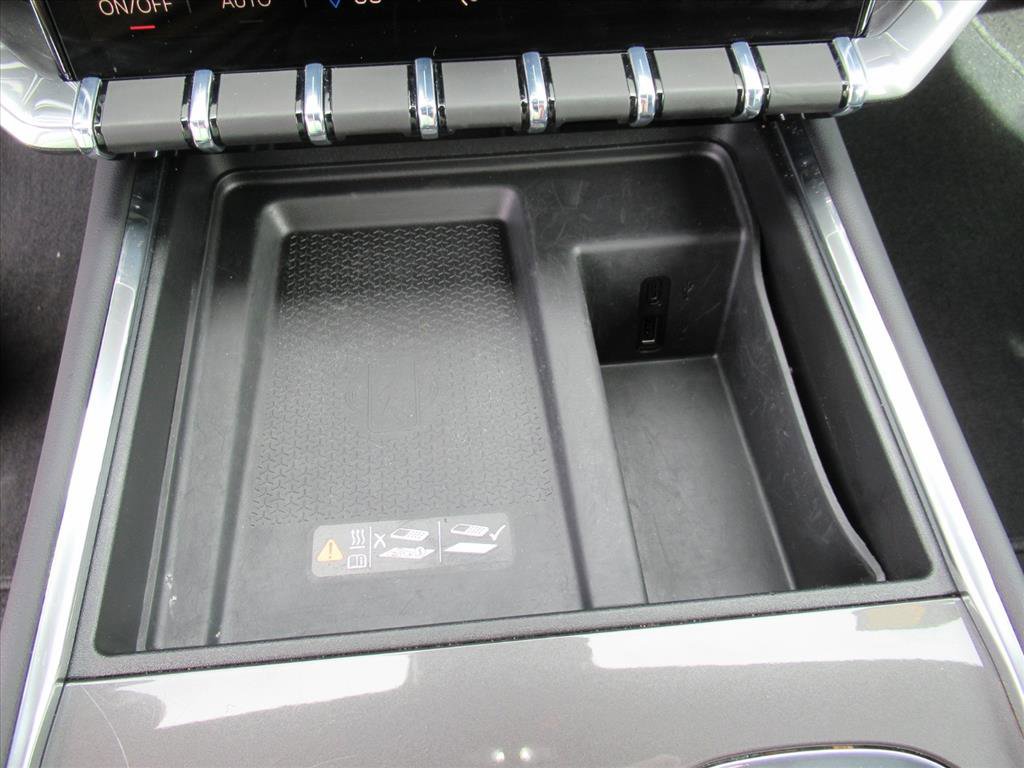 Used 2025 GMC Acadia Elevation image 19