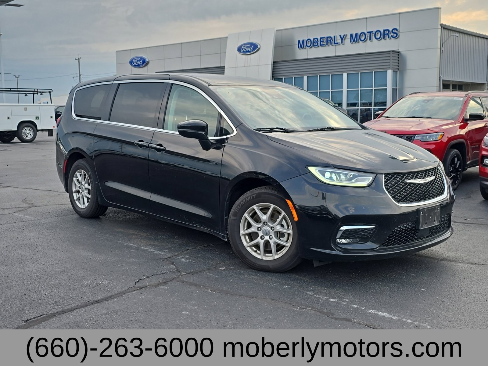 Used 2024 Chrysler Pacifica Touring-L