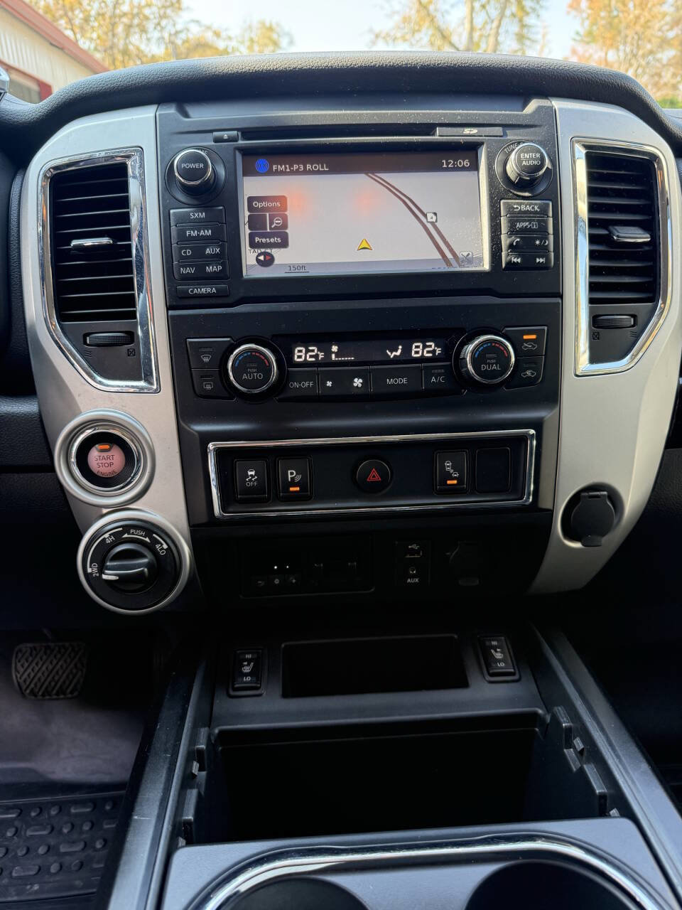 Used 2017 Nissan Titan SV image 25