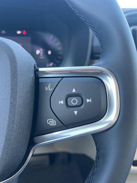 New 2026 Volvo XC40 B5 Plus w/ Protection Package Premier AWD/4WD image 15