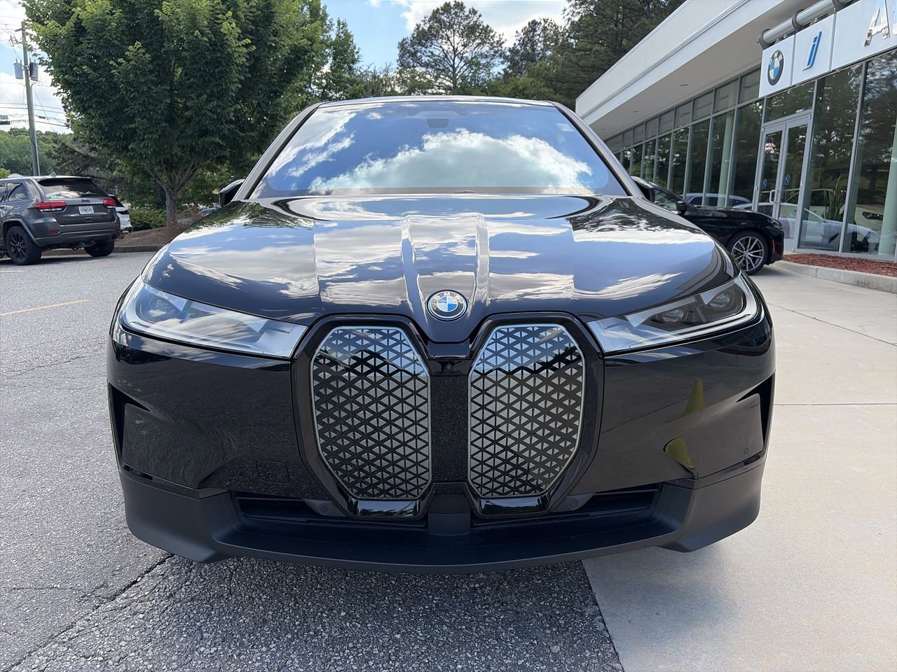 Certified 2024 BMW iX xDrive50 w/ Premium Package AWD/4WD image 10