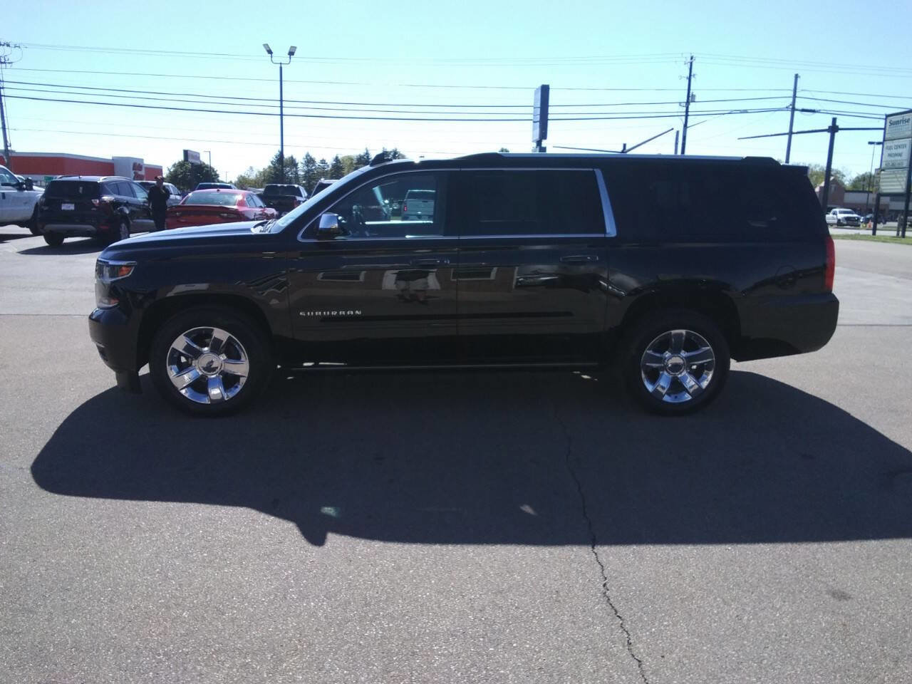 Used 2018 Chevrolet Suburban Premier image 36