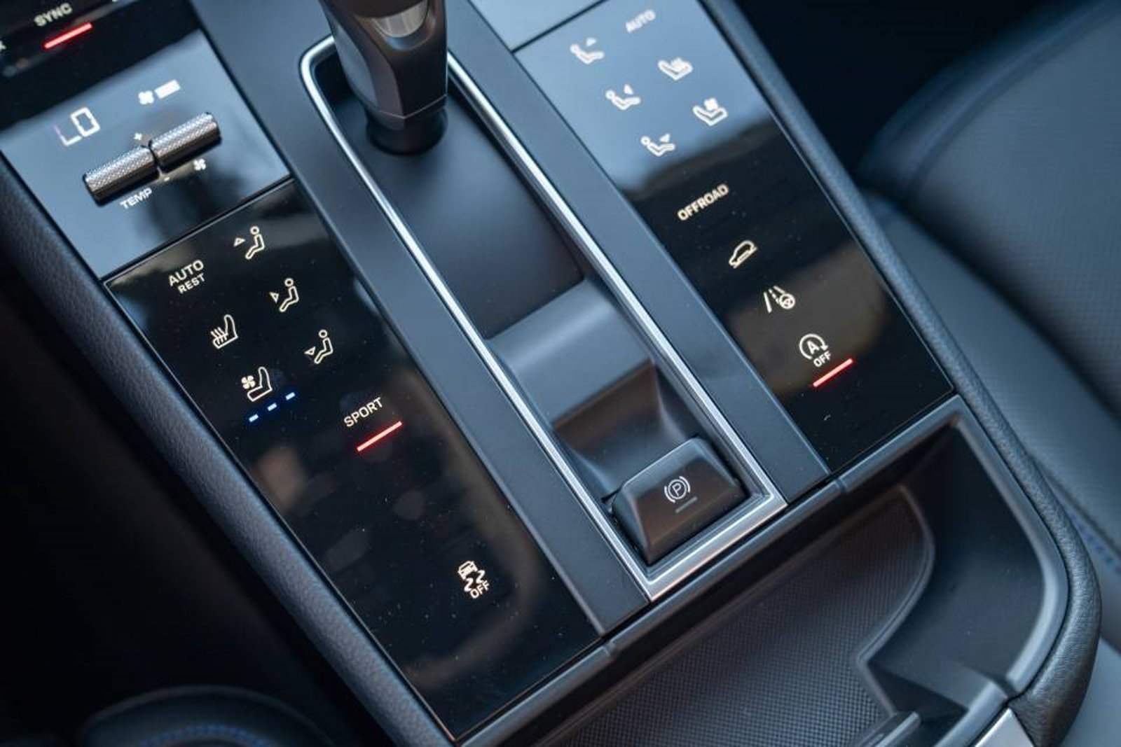 New 2026 Porsche Macan AWD/4WD image 21