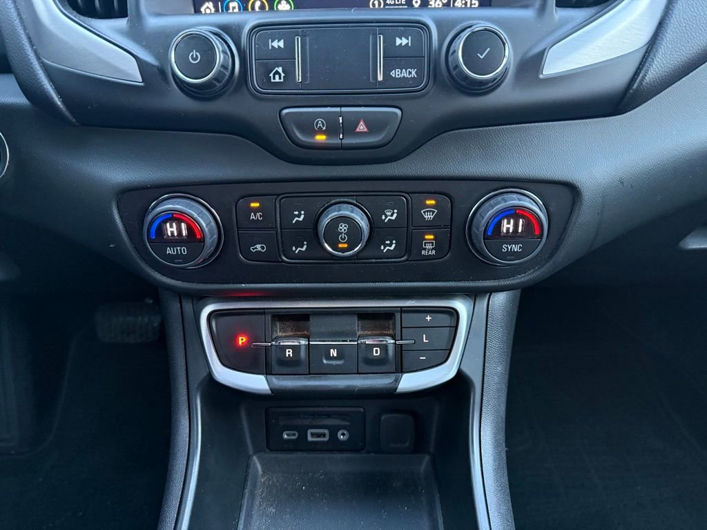 Used 2023 GMC Terrain SLT w/ Tech Package image 18