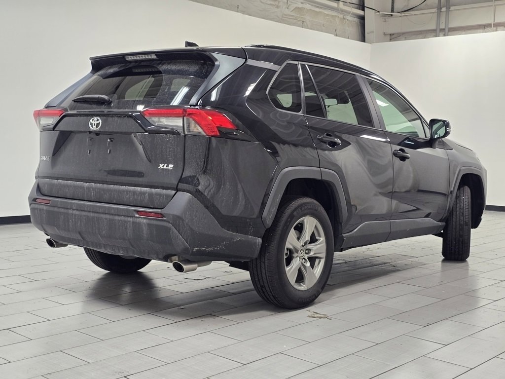 Used 2024 Toyota RAV4 XLE image 16