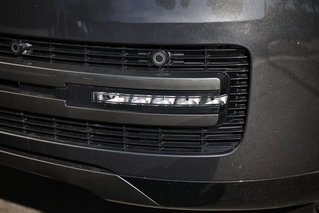 New 2025 Land Rover Range Rover Long Wheelbase SE image 3