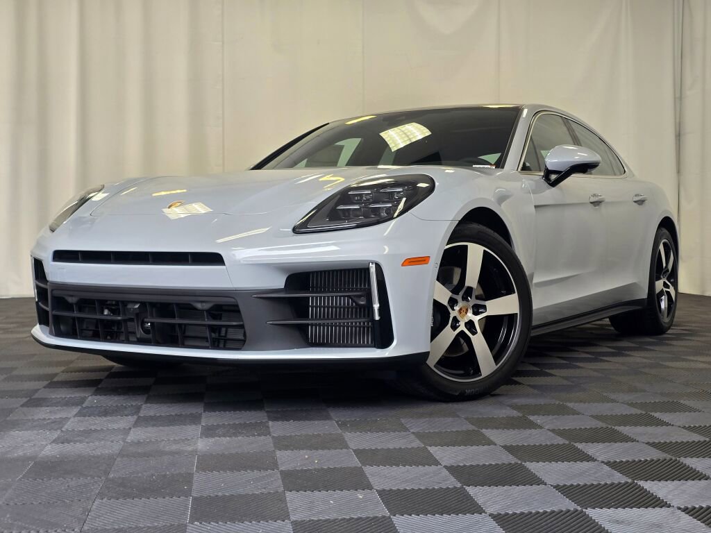 New 2025 Porsche Panamera 4