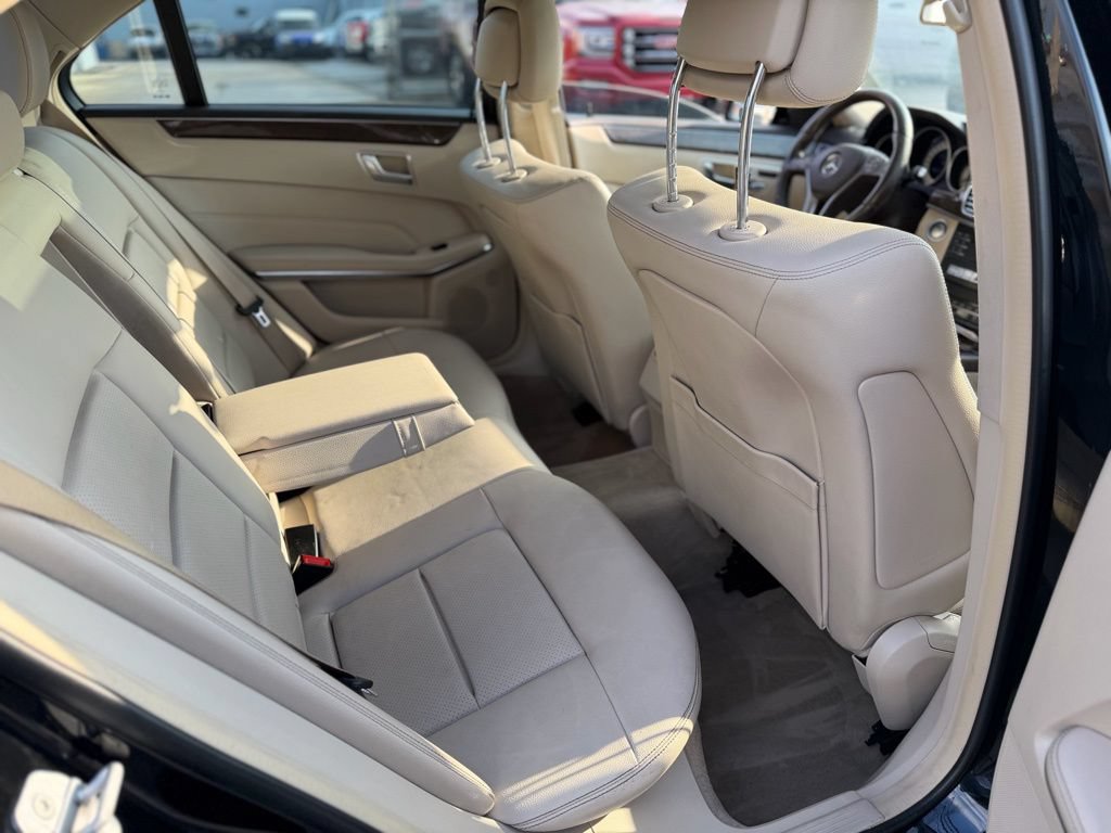 Used 2016 Mercedes-Benz E 350 4MATIC Sedan image 12