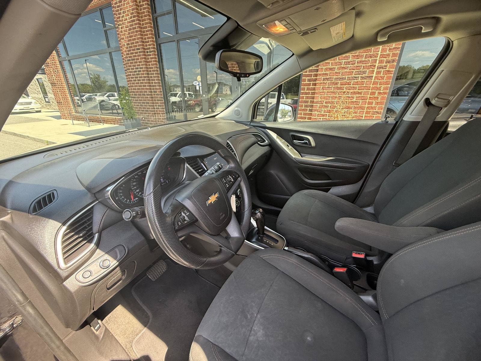 Used 2021 Chevrolet Trax LS w/ Tint and Cruise Package FWD image 12