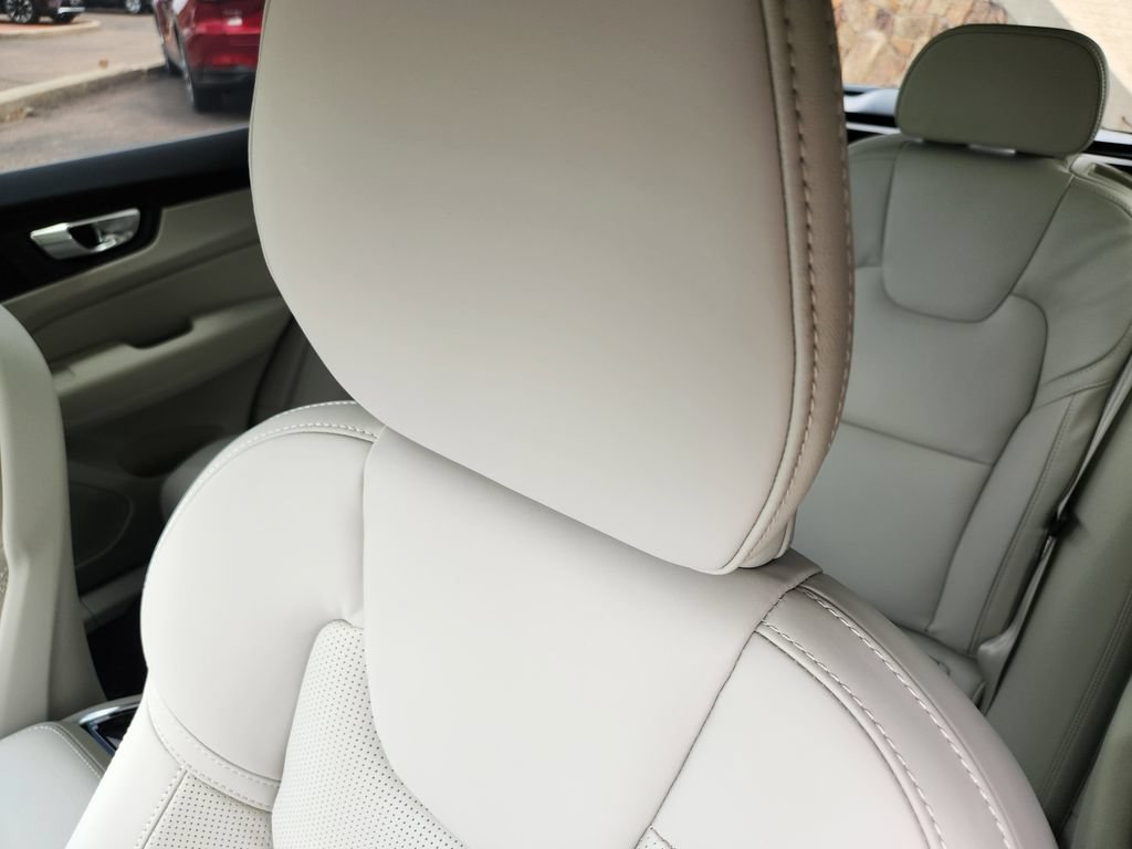 New 2026 Volvo XC60 B5 Ultra w/ Climate Package AWD/4WD image 6