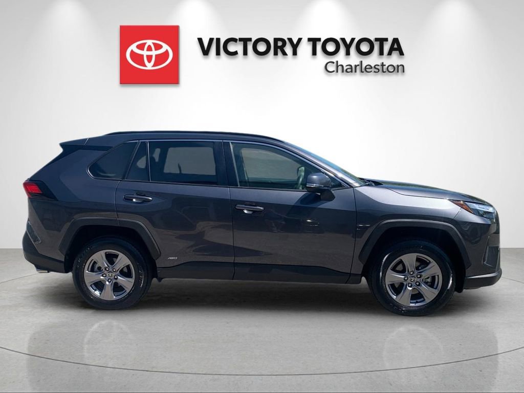 Used 2025 Toyota RAV4 XLE AWD/4WD image 6