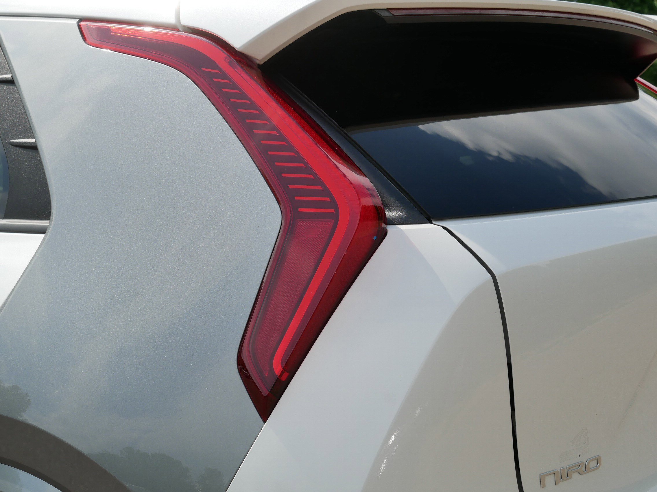 Certified 2024 Kia Niro Wave w/ Wave Preserve Package FWD image 17