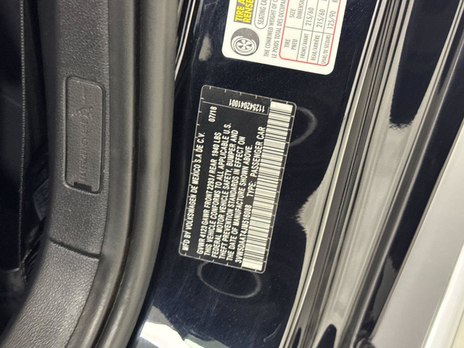 Used 2018 Volkswagen Beetle 2.0T FWD image 26