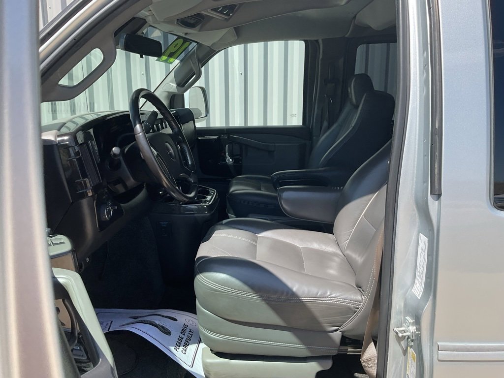 Used 2019 GMC Savana 2500 Extended image 8