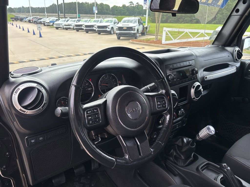 Used 2016 Jeep Wrangler Rubicon w/ Connectivity Group image 27