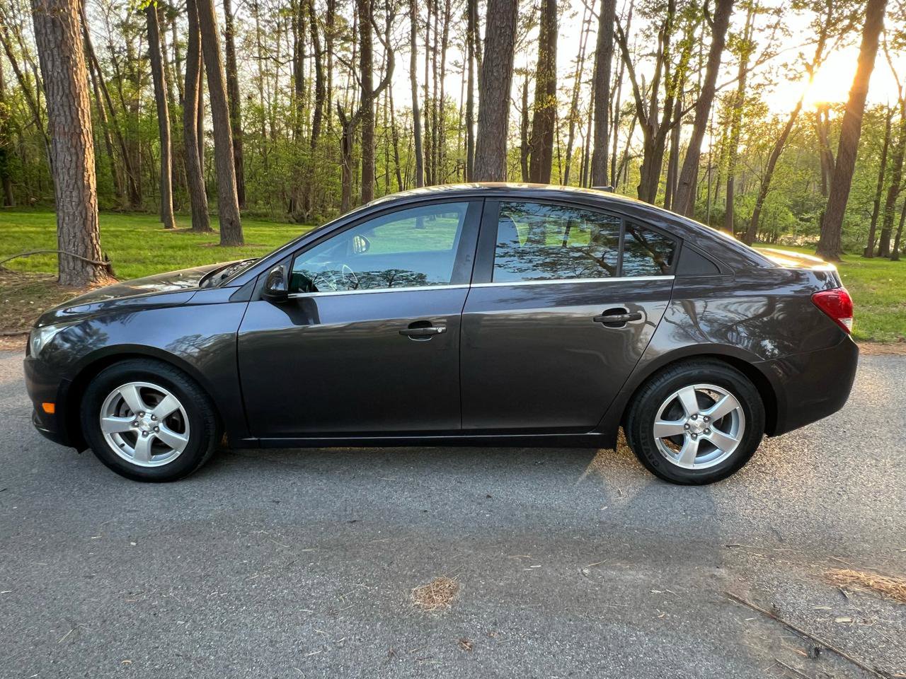 Used 2014 Chevrolet Cruze LT FWD image 1